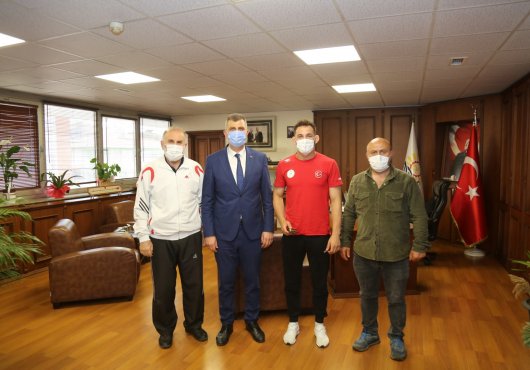 GÖLCÜK’ÜN GURURU ABDULVASİ BALTA