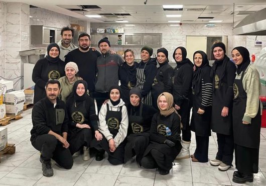 Depremzedelerin gönüllü aşçıları