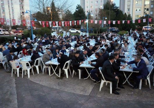 Büyük Birlik İzmit’ten Yahya Kaptan’da iftar