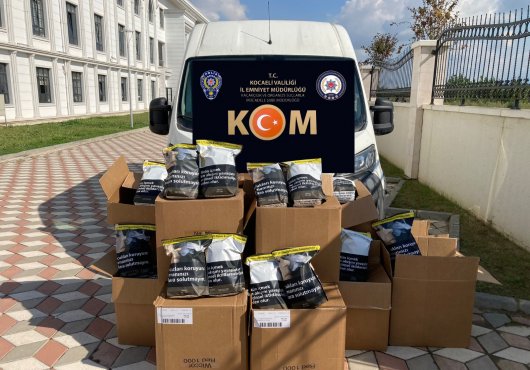 Durdurulan   2 ayrı araçtan  Kilolarca tütün,binlerce makaron  ele geçrildi