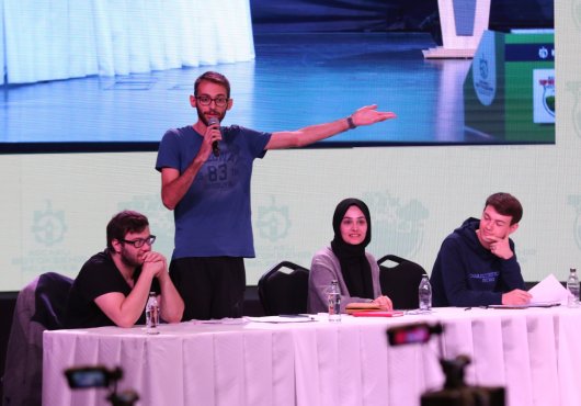    Gençler sıfır atık konusunu tartıştı