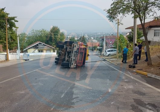 SU TANKERİ DEVRİLDI 