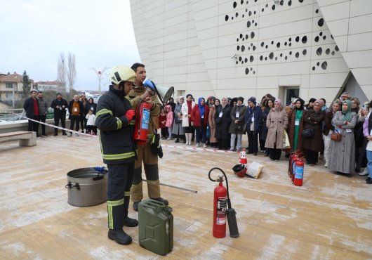 Afetlere karşı 300 kişiyle tehlike analizi