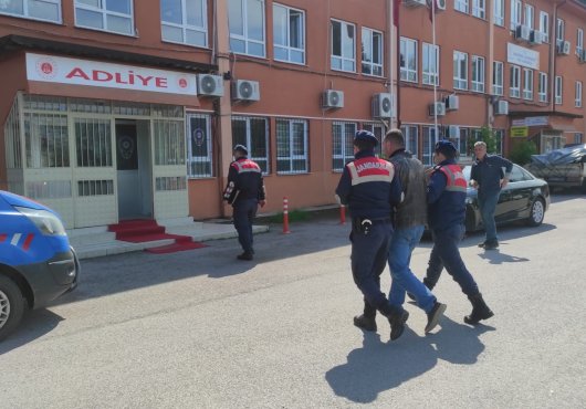 Aranan hükümlüye operasyon!12 buçuk  yıl hapisle aranıyordu