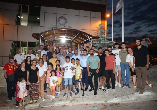 Başkan Hürriyet, Derince’deki canları da  iftar sofrasında yalnız bırakmadı