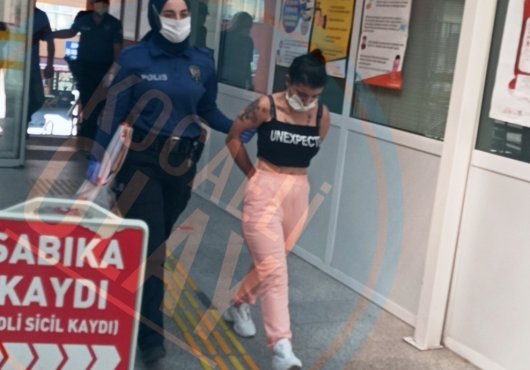 SAHTE KİMLİKLE TELEFONCULARI DOLANDIRIYORDU