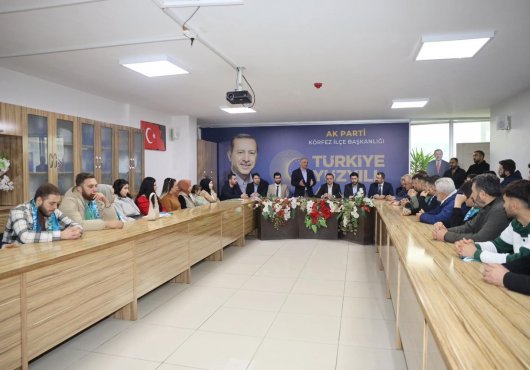 Kocaeli'de İyi Partililer toplu şekilde istifa etti! Şimdi AK Parti'ye geçtiler