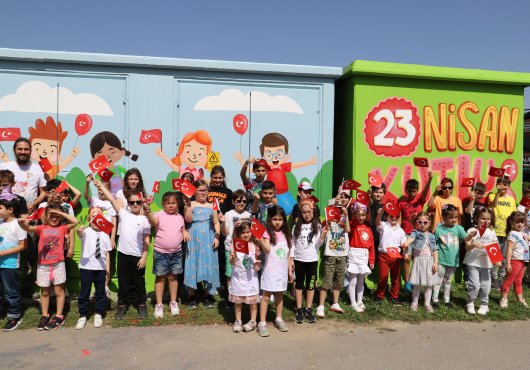 23 Nisan şenliklerinde SEDAŞlı çocuklar mutluluğunu trafoya yansıttı