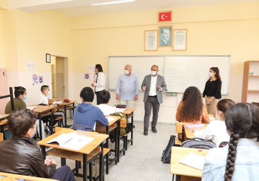 SİZLER BU ÜLKENİN GELECEĞİSİNİZ