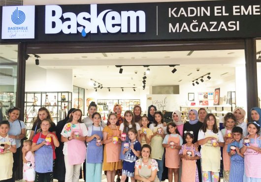 BAŞKEM Anne-Çocuk Saksı Boyama Atölyesi ile Şenlendi  