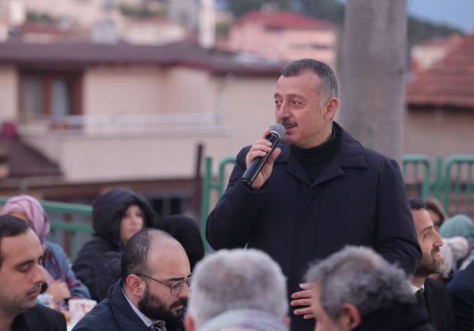 Başkan Büyükakın, Gültepelilerle birlikte iftar yaptı