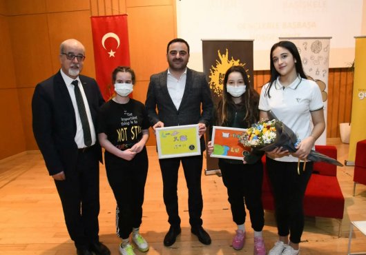 Başkan Özlü Her Zaman Gençlerin Yanında