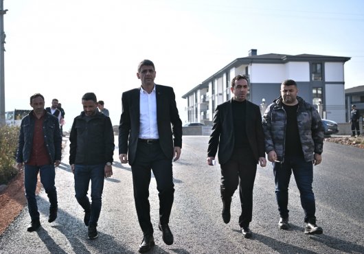 KARTEPE’DE ÜST YAPI HIZ KESMEDEN DEVAM EDİYOR