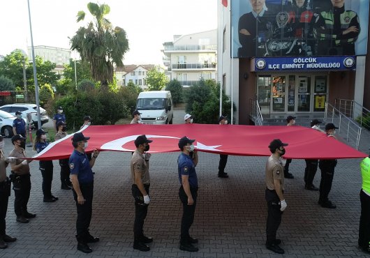 GÖLCÜK 19.19'DA TEK YÜREK OLDU