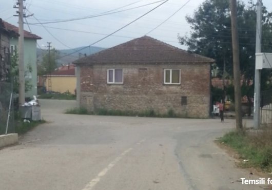 Evinin Yakınında Başında Vurulmuş Halde Bulundu