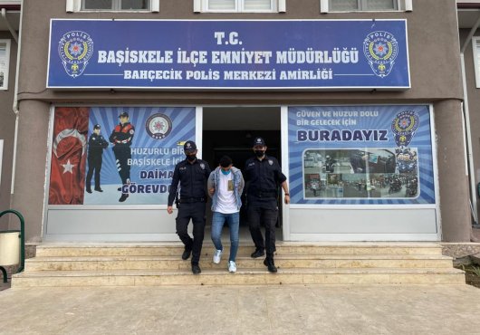 İŞYERİNE GİREN HIRSIZLAR YAKALANDI