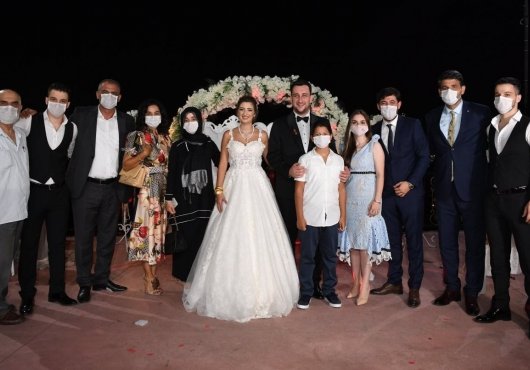 BAŞKAN KOCAMAN ,  MUTLULUKLARA ORTAK OLUYOR