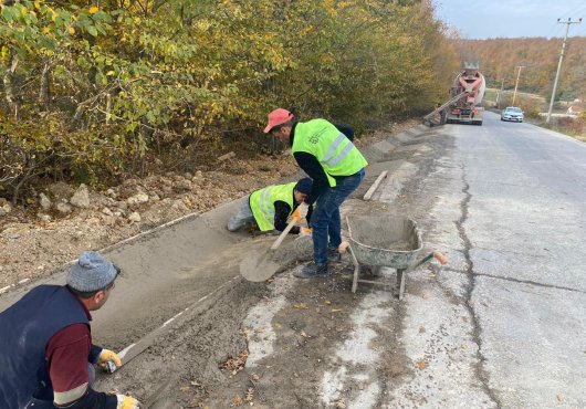 Gebze’de köy yolları V kanal imalatı ile korunuyor
