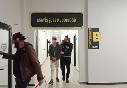 Eve girip, 50 bin TL değerinde hırsızlık yaptılar