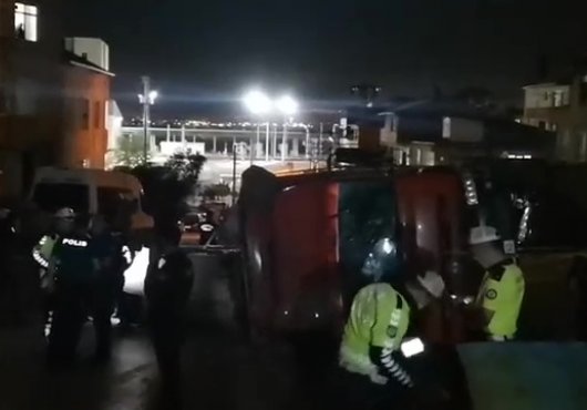 Freni boşalan kamyon dehşet saçtı; 2’si ağır 4 yaralı