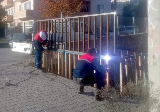 Dam Deresi’nde korkuluk çalışması..