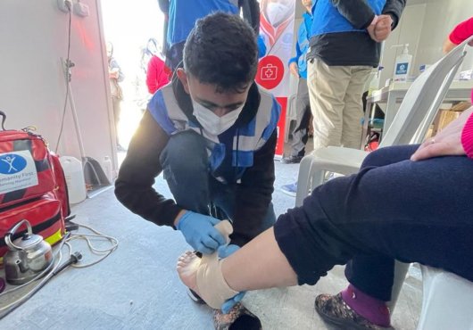    Büyükşehir’den Hatay’da gönüllü doktorlarla sağlık hizmeti