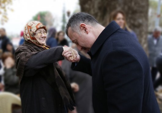    Başkan Büyükakın “Annelerimiz dünyanın kalbidir”