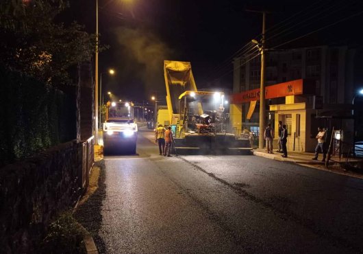 ASFALTLAMADA GECE GÜNDÜZ DURMAK YOK