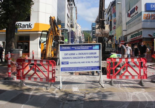 ALEMDAR CADDESİ TRAFİĞE KAPANDI