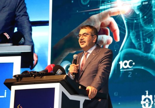 Kocaeli'de 330 robotik kodlama atölyesi Bakan Tekin ile birlikte açıldı