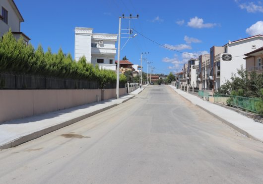 TÜYSÜZLER'DE   KALDIRIMLAR KONFORA KAVUŞTU