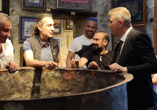 Devlet sanatçısı Gölcük'te dünya evine girdi