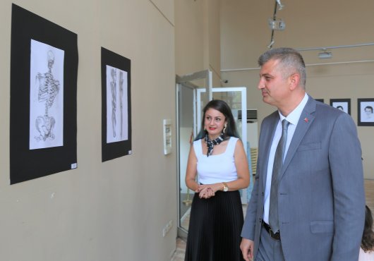 RESİM TUTKUSU GÖLCÜK BELEDİYESİ’NİN DESTEĞİYLE SERGİYE DÖNÜŞTÜ