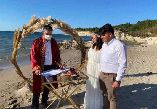 SAHİLDE NİKAH BİR BAŞKA GÜZEL
