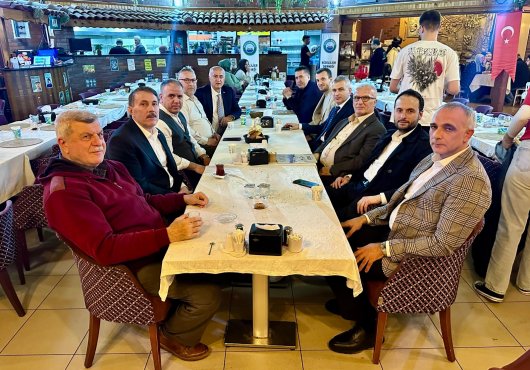 Rizeliler iftar programında kucaklaştı