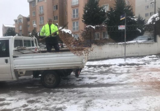 KAR YAĞIŞI DERİNCE'DE SORUNSUZ ATLATILDI