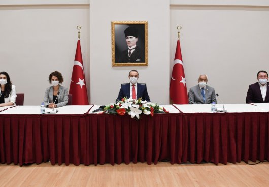 VALİ YAVUZ, ODA VE DERNEK BAŞKANLARINI KABUL ETTI