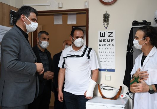 KOCAMAN SAĞLIK ÇALIŞANLARINA ZİYARET