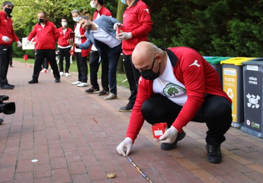 ATIK PİL DİZME REKORU KOCAELİ'NİN