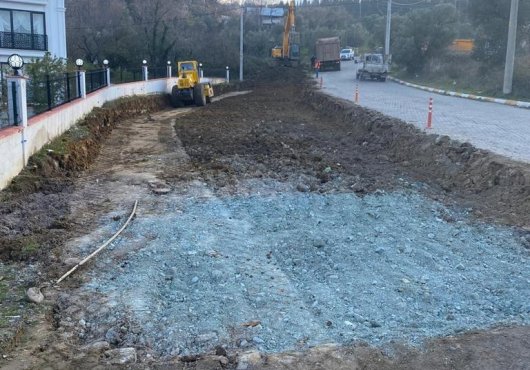 KARAMÜRSEL 101. CADDE BAŞTAN AŞAĞI YENİLENİYOR