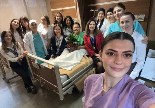 Yönettiği Hastanede Göz Ameliyatı Oldu