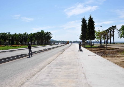 GÖLCÜK KAVAKLI SAHİLİ YAZA HAZIRLANIYOR