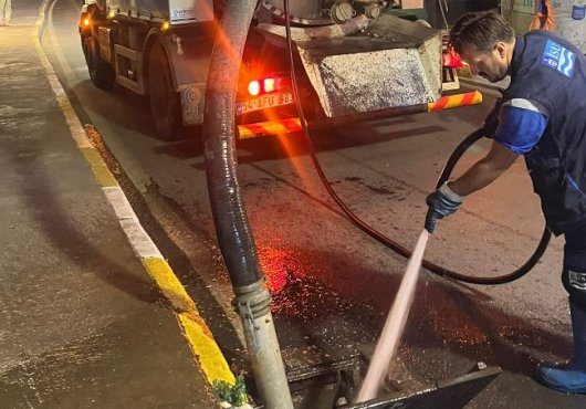 İSU SAĞANAK YAĞIŞ UYARISI SONRASI TÜM EKİPLERİ İLE TEYAKKUZA GEÇTİ