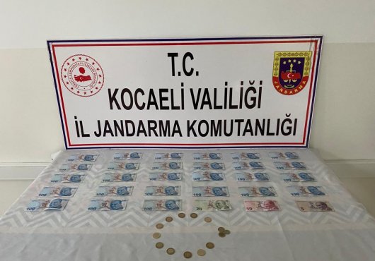 Sahte Jandarma, şehit ve gaziler için yardım toparken yakalandı!