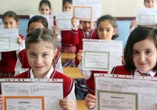 İlkokullarda karne dönemi sona eriyor