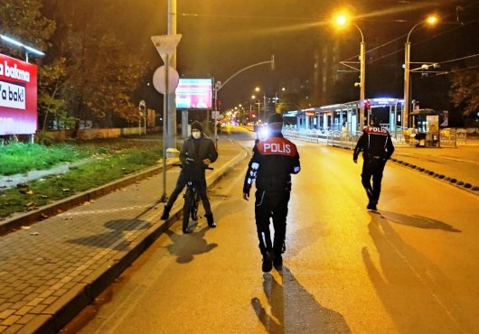 209 KİŞİYE SOKAĞA ÇIKMA CEZASI