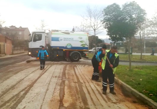 Derince’de Yollar Pırıl Pırıl