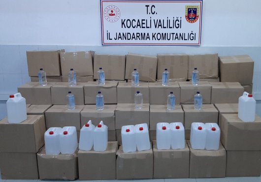 Jandarmanın durdurduğu araçta Bin 400 litre etil alkol elegeçirildi