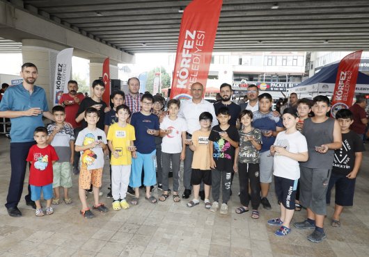 Başkan Söğüt aşure dağıttı
