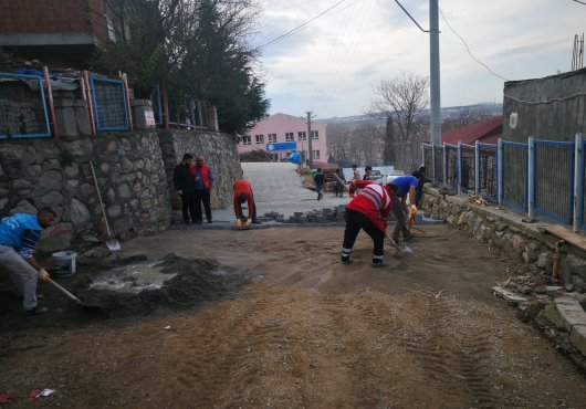 DİLOVASI'NA 17 BİN METREKARE PARKE